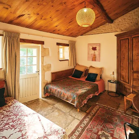 Bed & Breakfast La Parenthese Entre Abbaye Et Venise Verte Maillezais